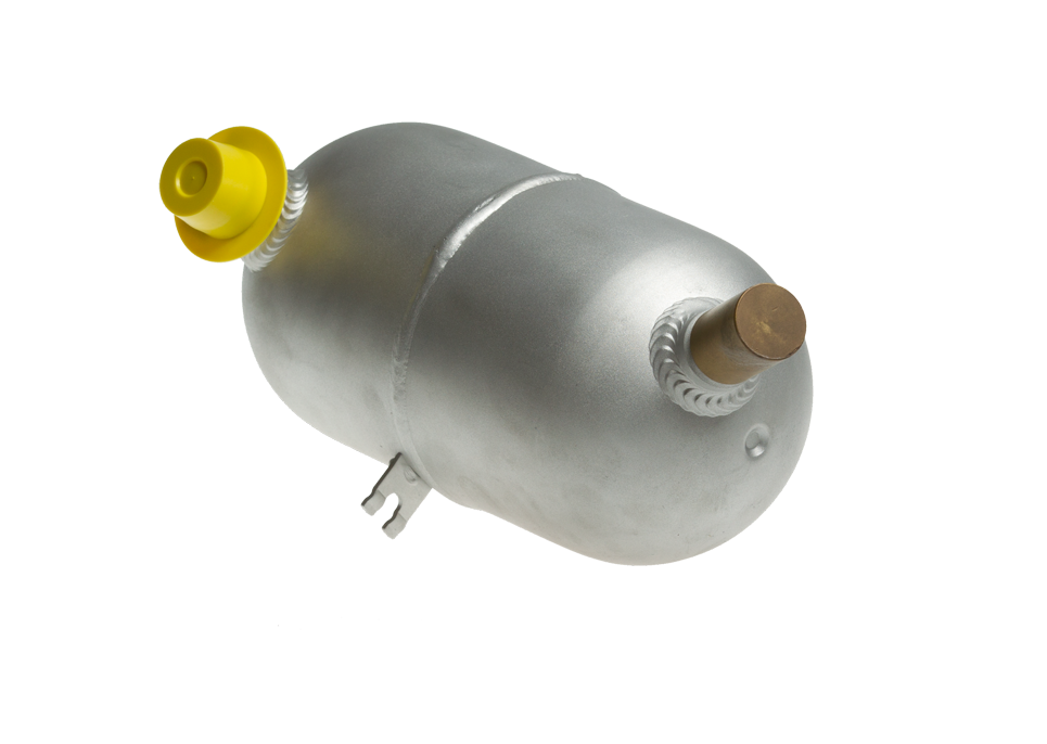 Compressed air tanks and air reservoirs